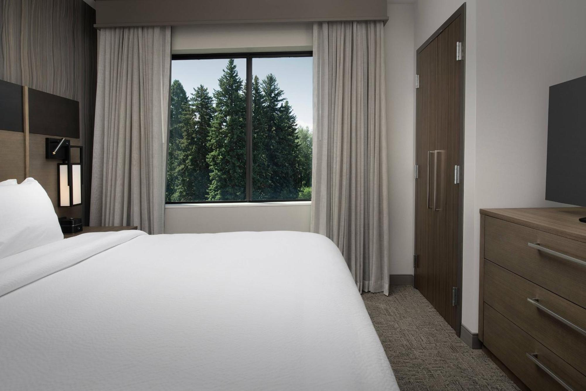 By Marriott Downtown Hotel 3*